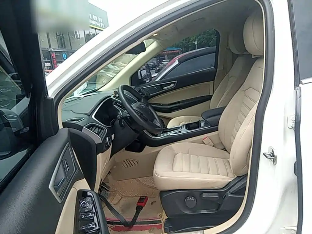 Ford Edge 2016 — фото 11