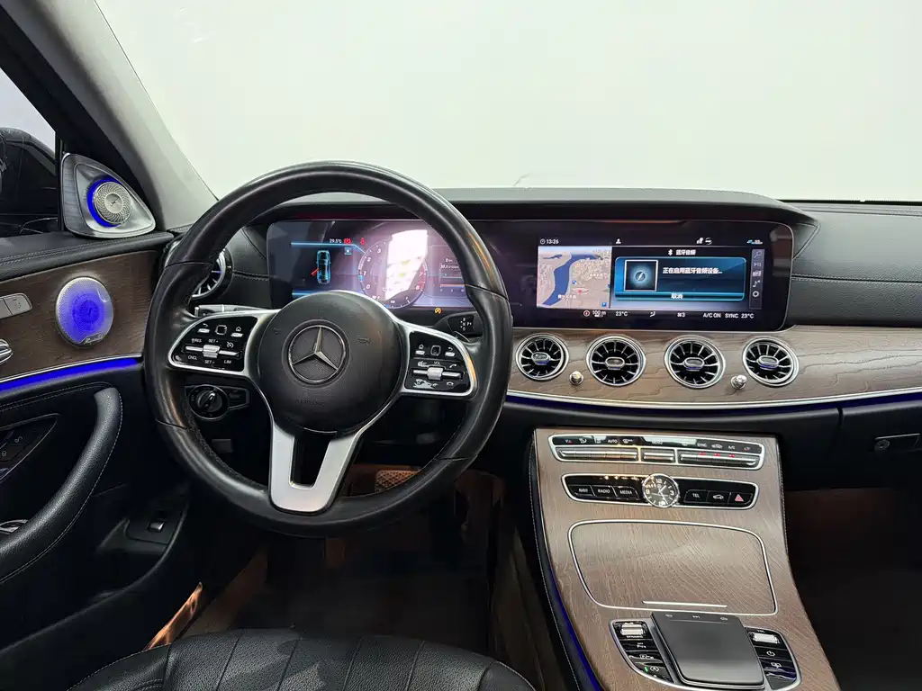 Mercedes-Benz E-Class 2020 — фото 12