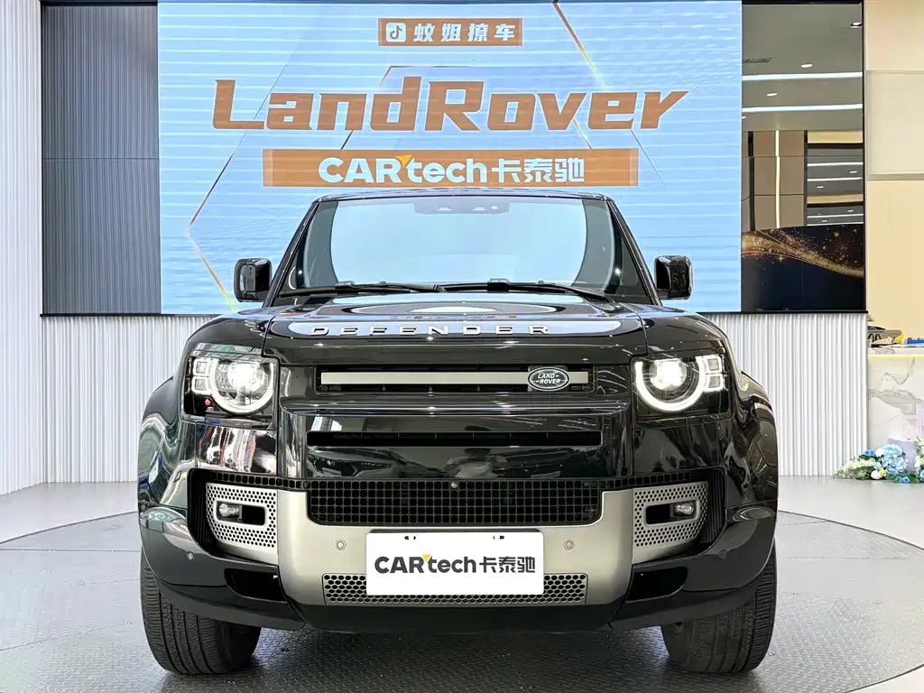 Land Rover Defender 2024 — фото 1