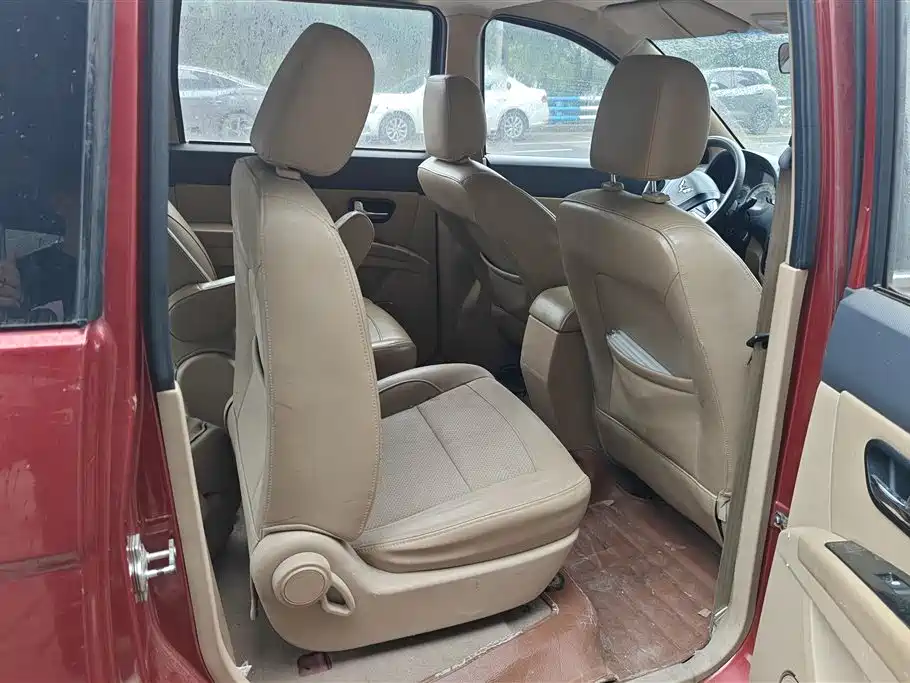 Wuling Hongguang 2014 — фото 11