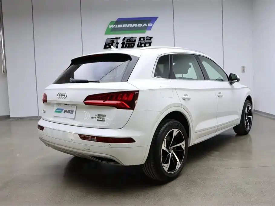 Audi Q5L 2020 — фото 3