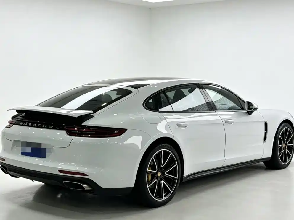 Porsche Panamera 2018 — фото 6