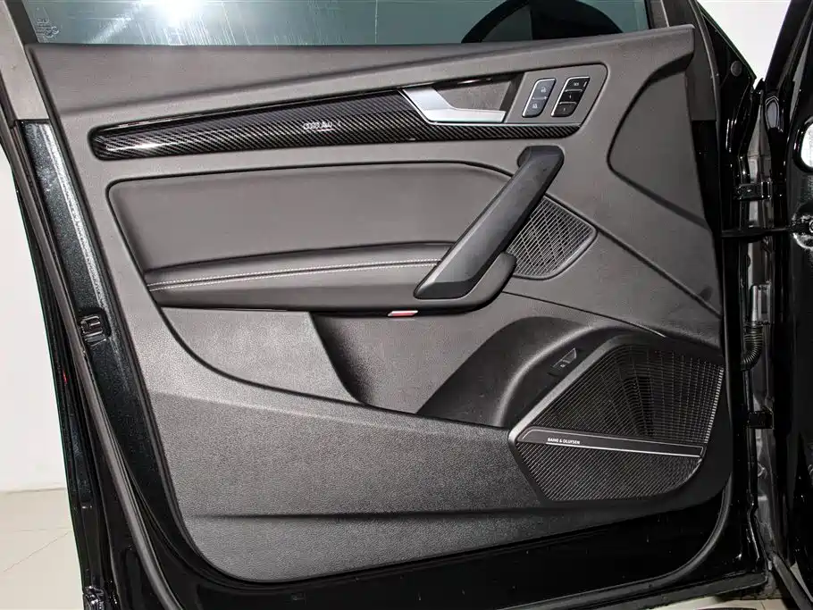 Audi Q5L 2024 — фото 16