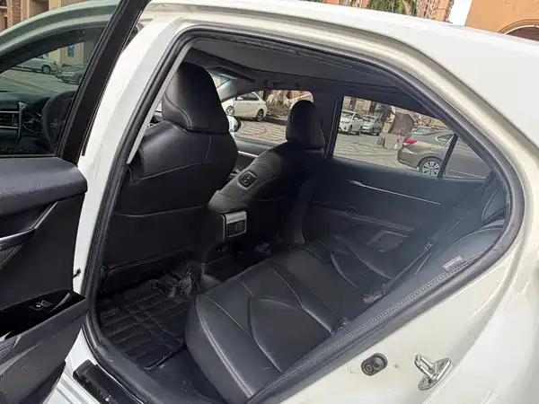 Toyota Camry 2021