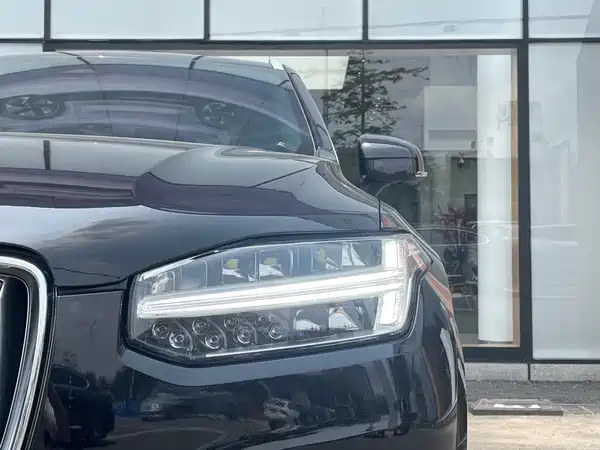 Volvo XC90 Plug-In Hybrid 2023