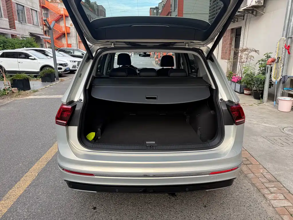 Volkswagen Tiguan L 2019 — фото 15