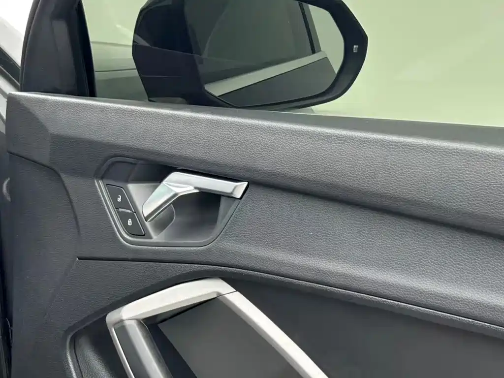 Audi Q3 2022 — фото 12