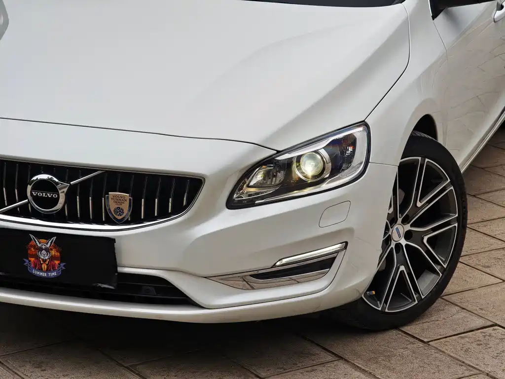Volvo S60 2020 — фото 7