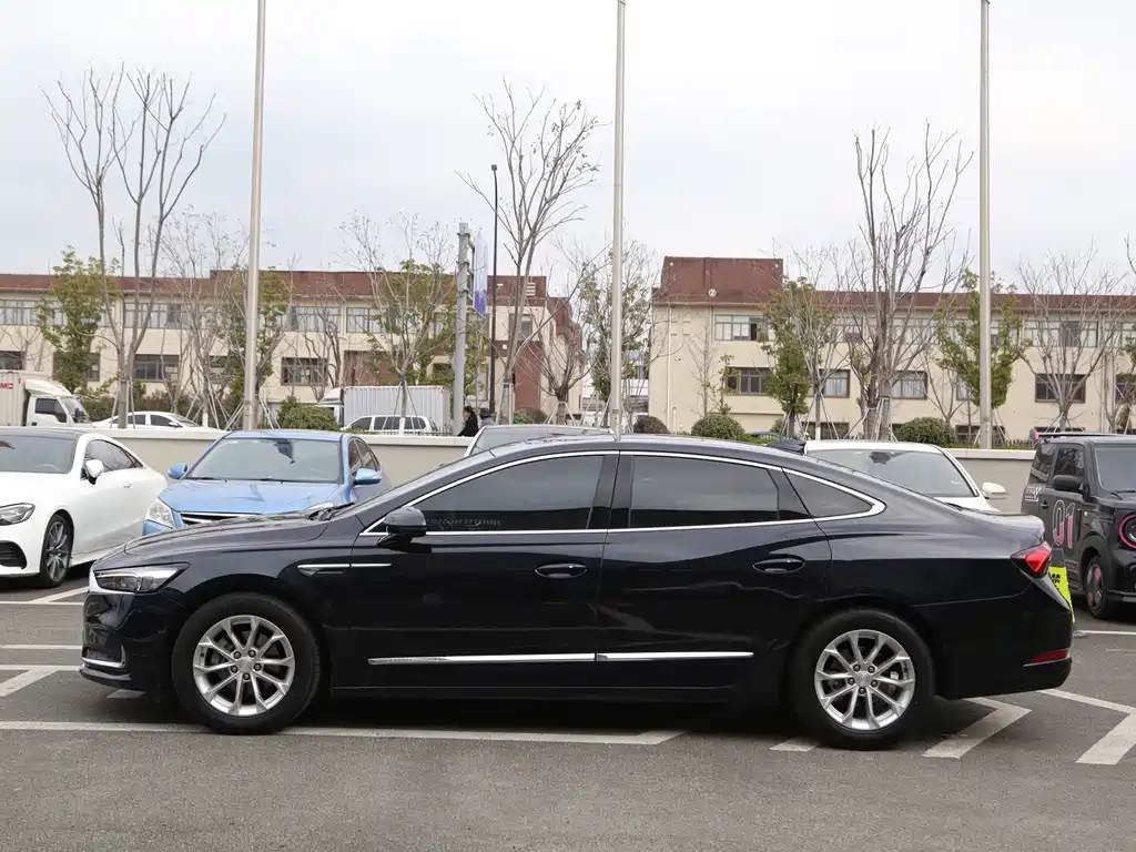 Buick LaCrosse 2022 — фото 17