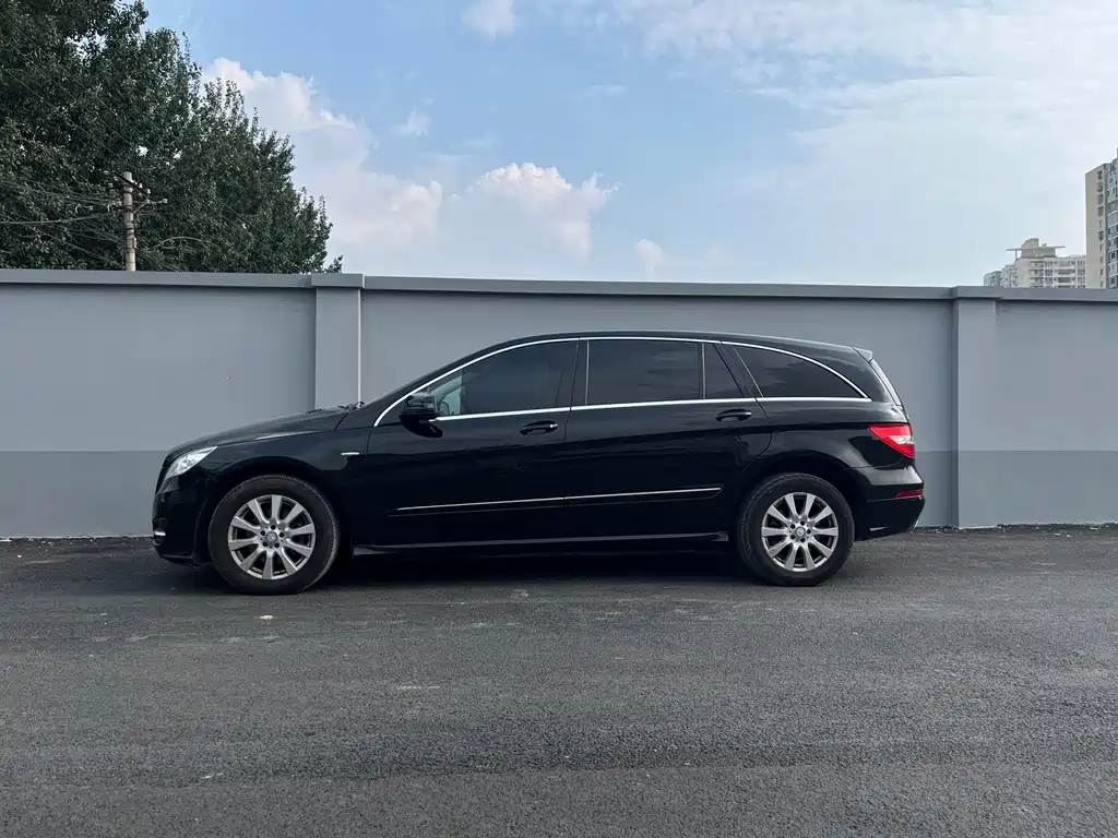 Mercedes-Benz R-Class 2017 — фото 2