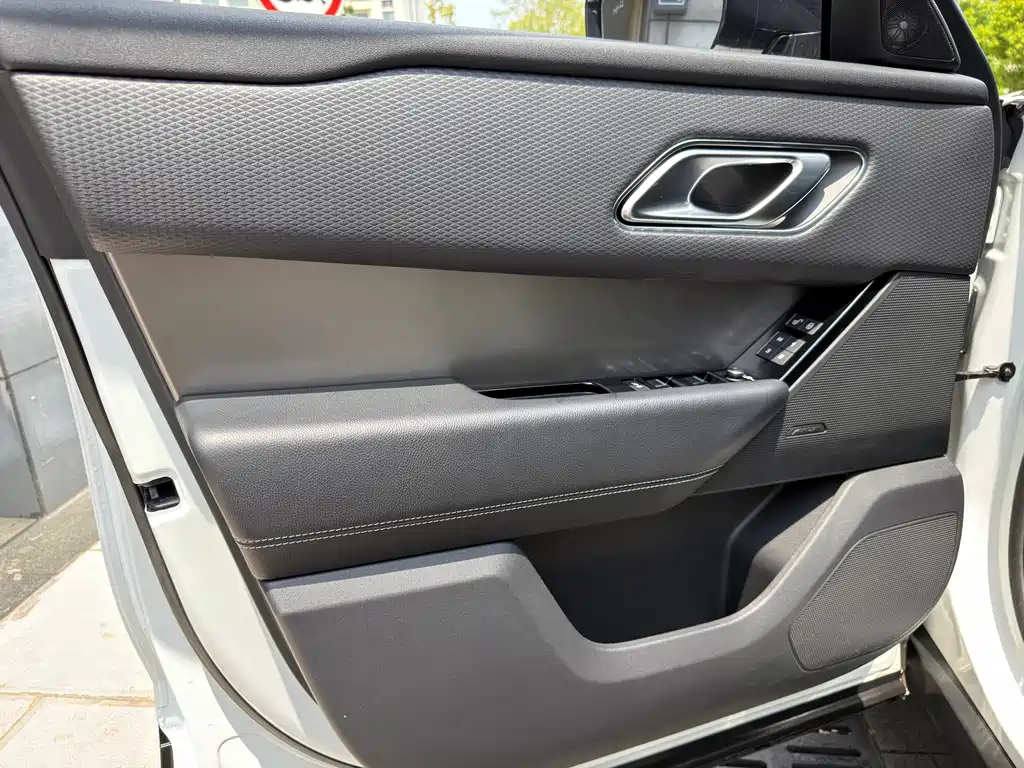 Land Rover Velar 2018 — фото 16