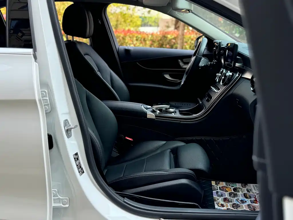 Mercedes-Benz C-Class 2017 — фото 17