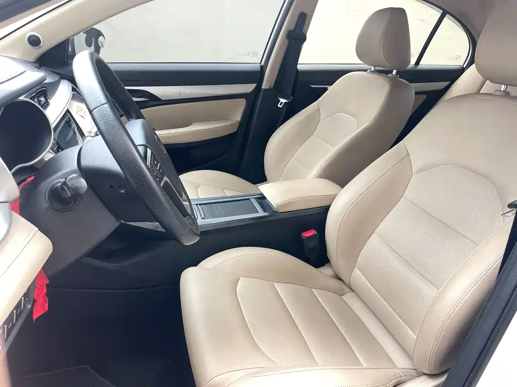 Geely Emgrand 2018 — фото 12