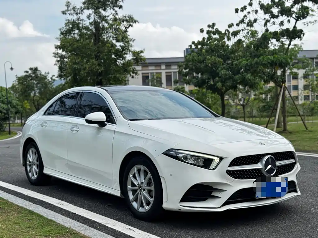 Mercedes-Benz A-Class 2019 — фото 3
