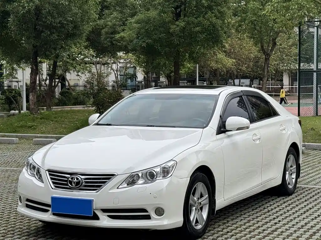 Toyota Reiz 2013