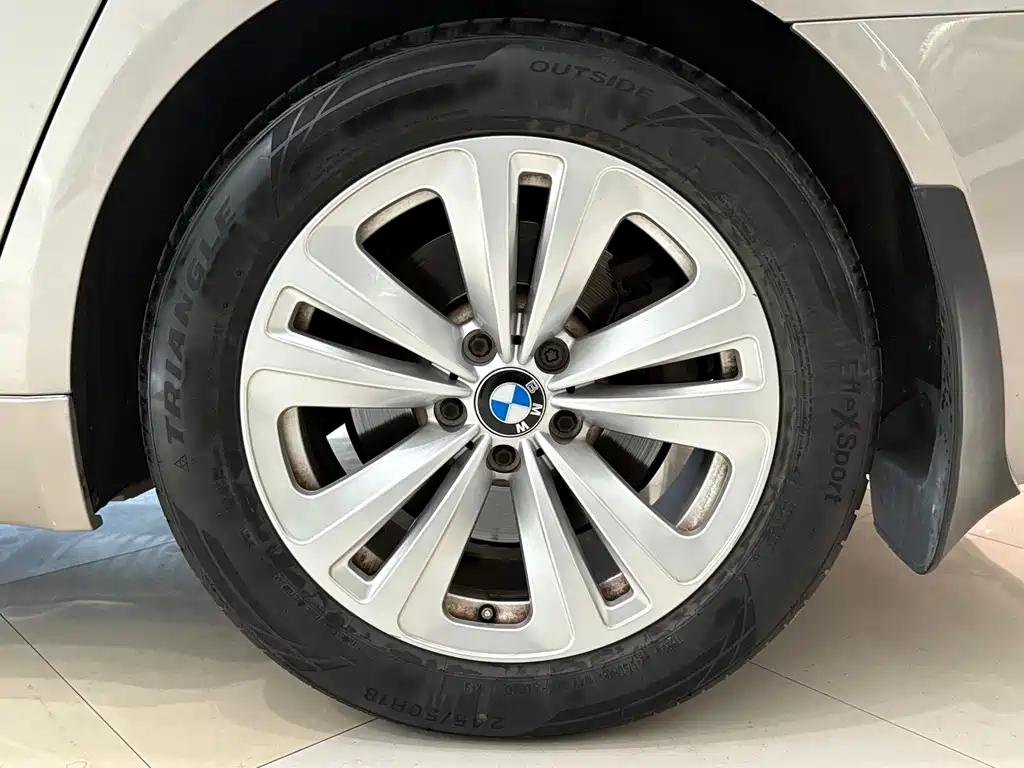 BMW 7 Series 2014 — фото 16