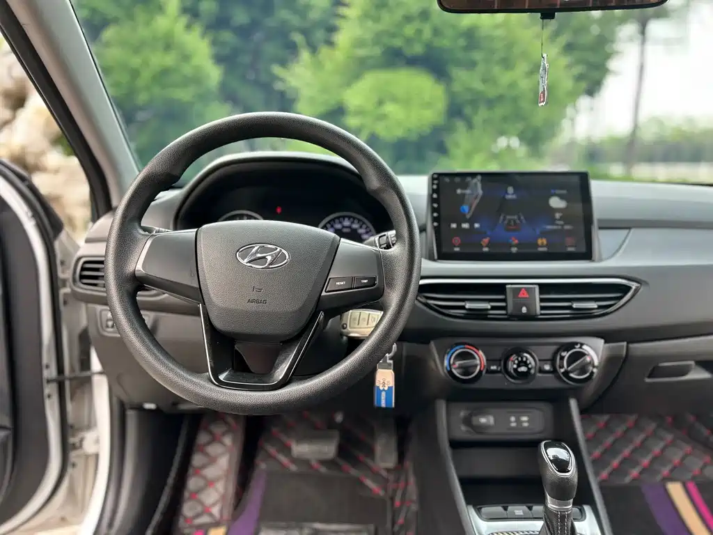 Hyundai Elantra 2019 — фото 13