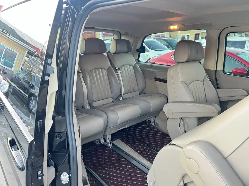 Mercedes-Benz Viano 2015 — фото 15