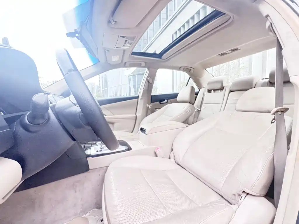 Toyota Camry 2013 — фото 13