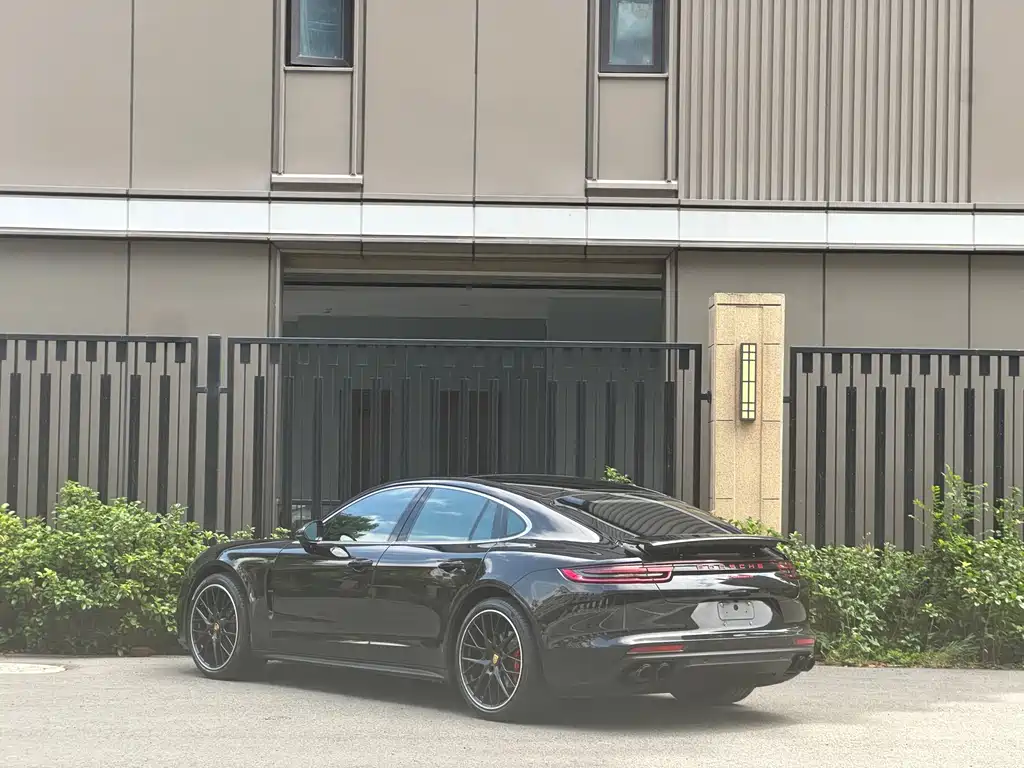 Porsche Panamera 2018 — фото 6