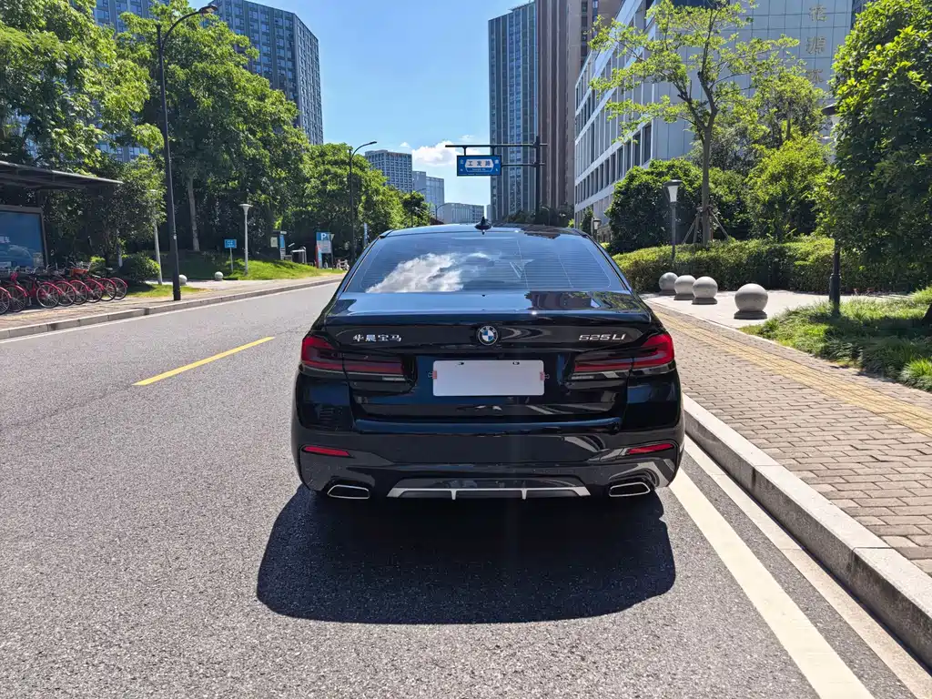BMW 5 Series 2023