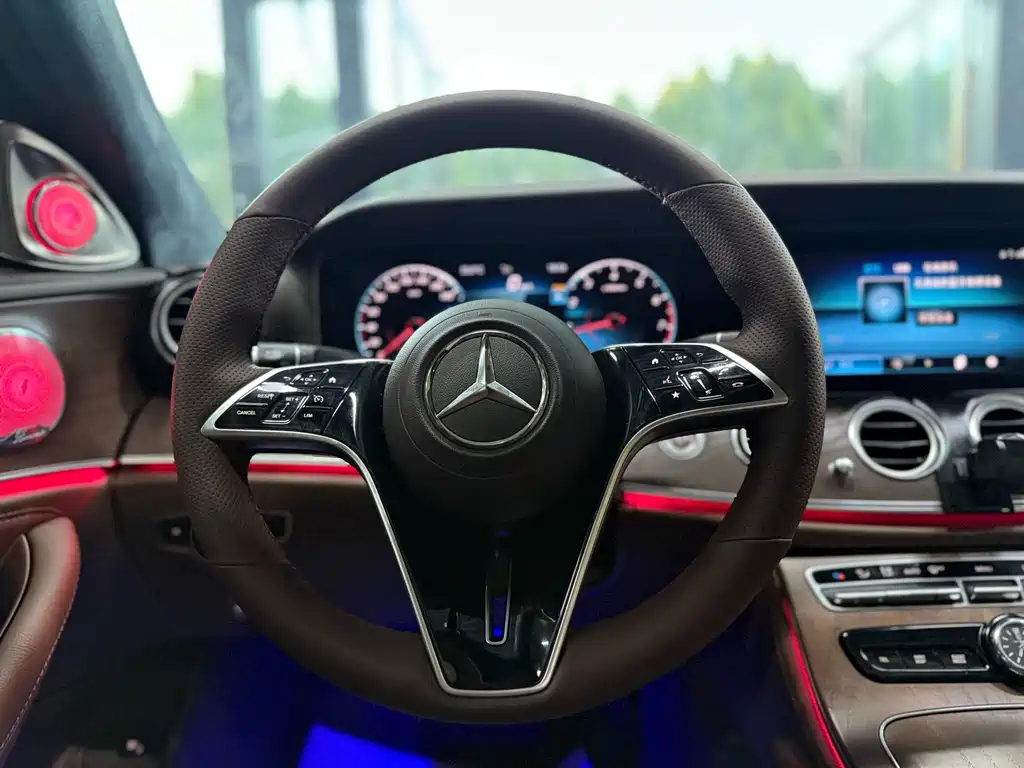 Mercedes-Benz E-Class 2023 — фото 17