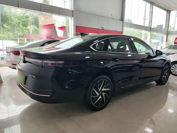 Volkswagen Magotan 2025