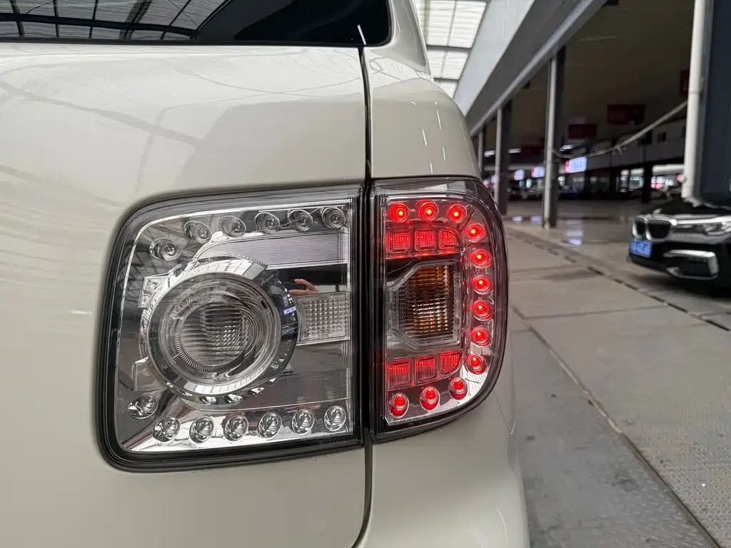 Nissan Patrol 2018 — фото 20