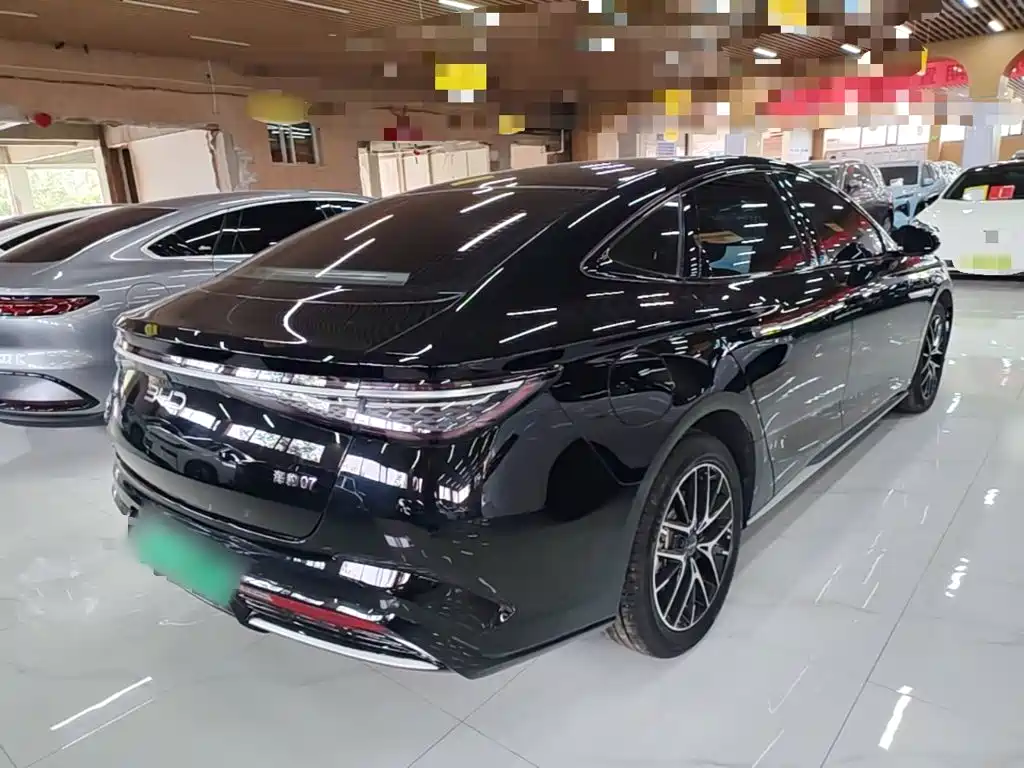 BYD Seal 07 DM-i 2025 — фото 7
