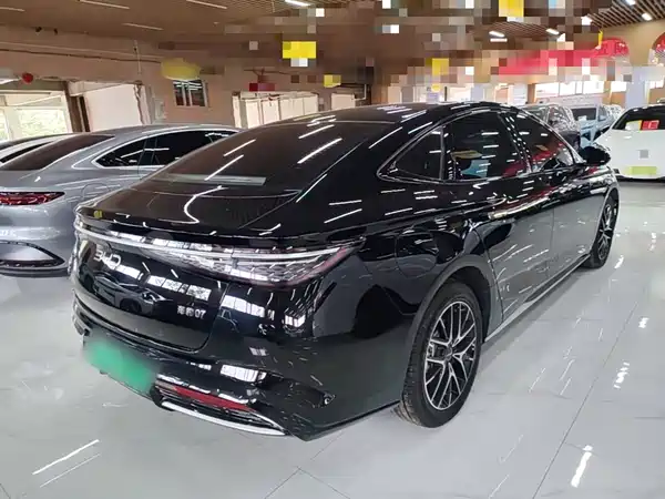 BYD Seal 07 DM-i 2025