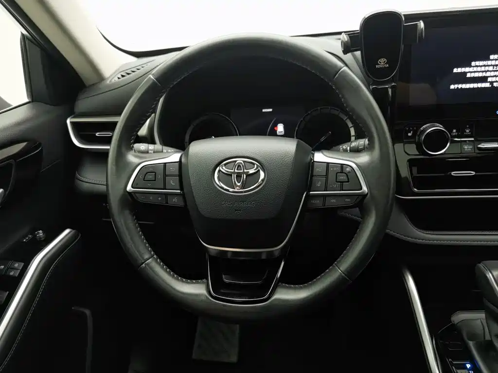 Toyota Highlander 2022 — фото 11