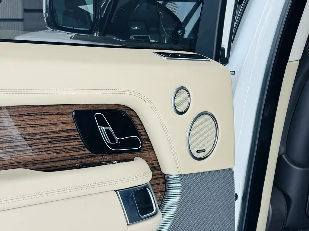 Land Rover Range Rover 2018 — фото 30