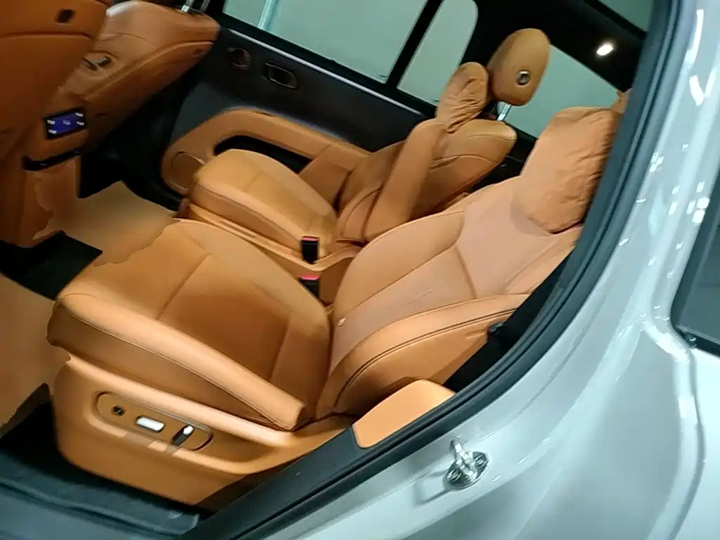 Li Auto i8 2025 — фото 17