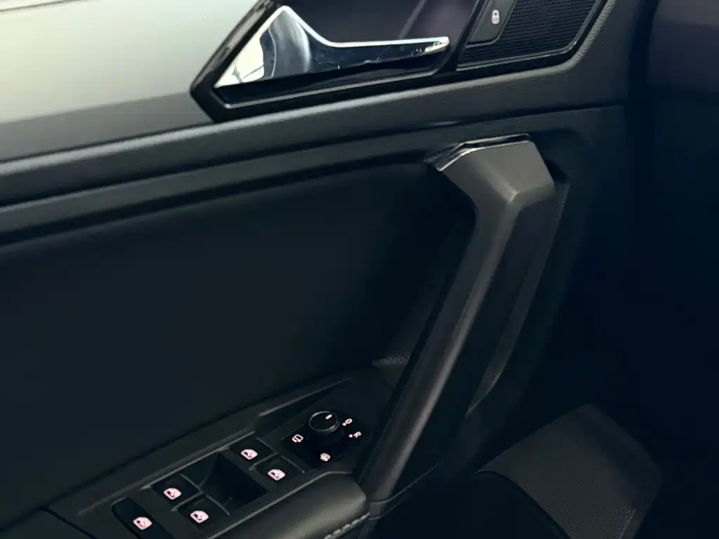 Volkswagen Tiguan L 2019 — фото 18
