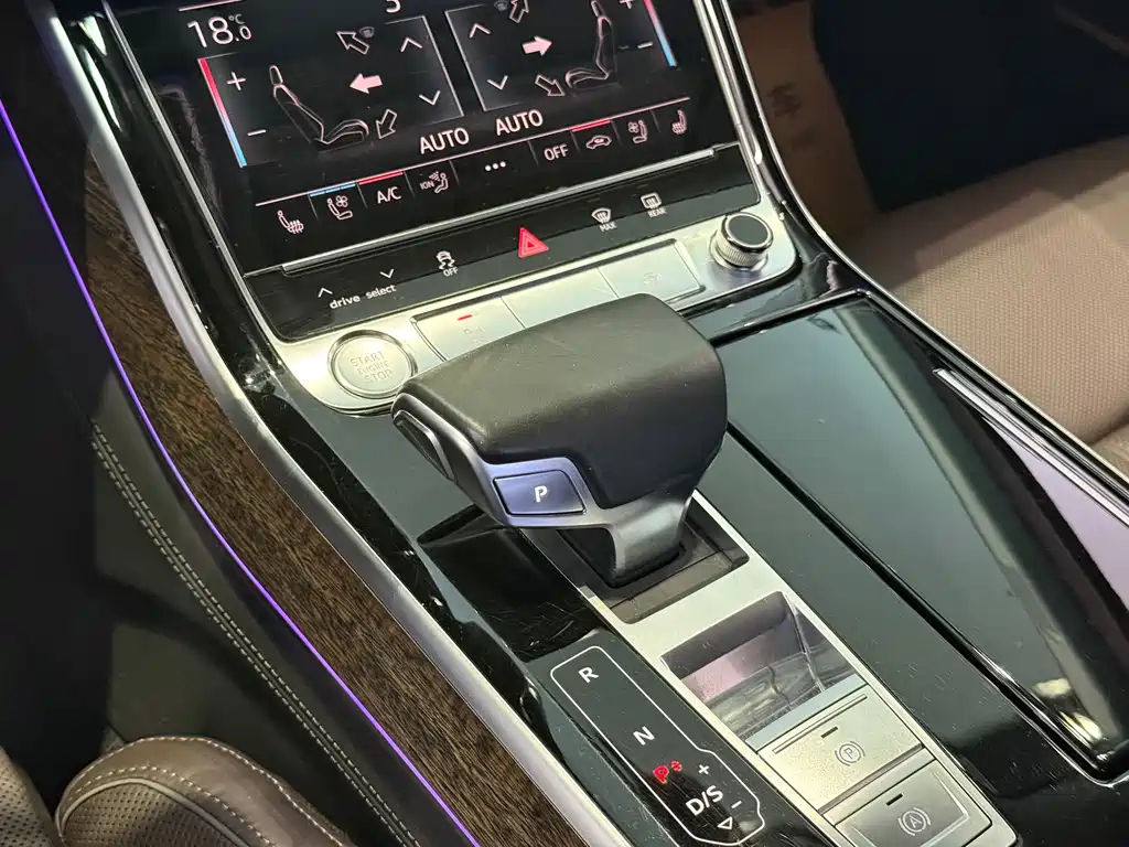 Audi A8 2018 — фото 9