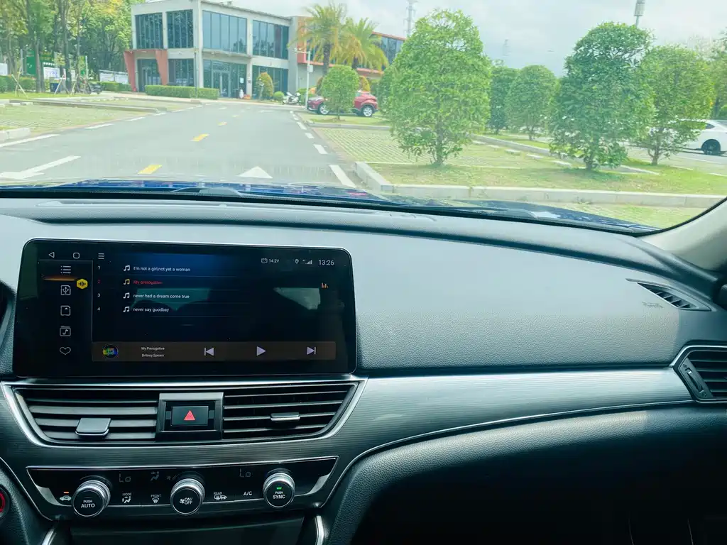 Honda Accord 2019 — фото 17
