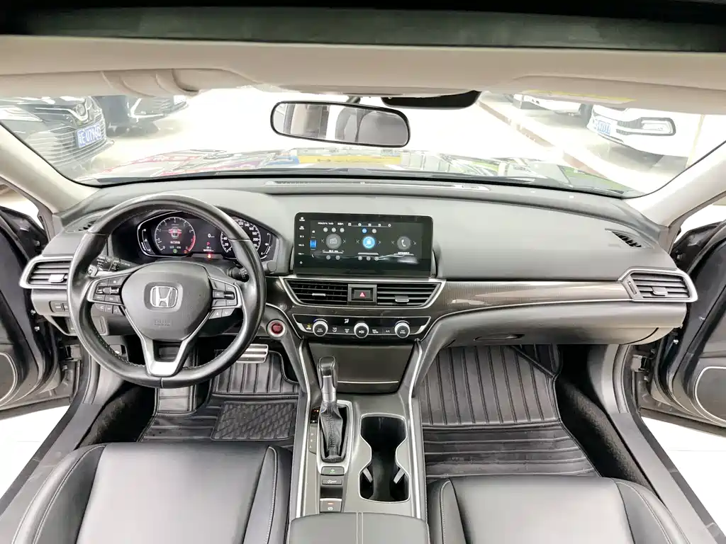 Honda Accord 2022 — фото 10