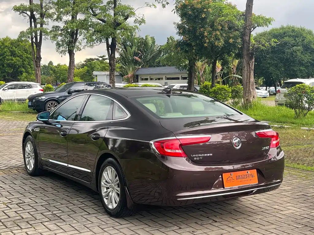 Buick LaCrosse 2017 — фото 16