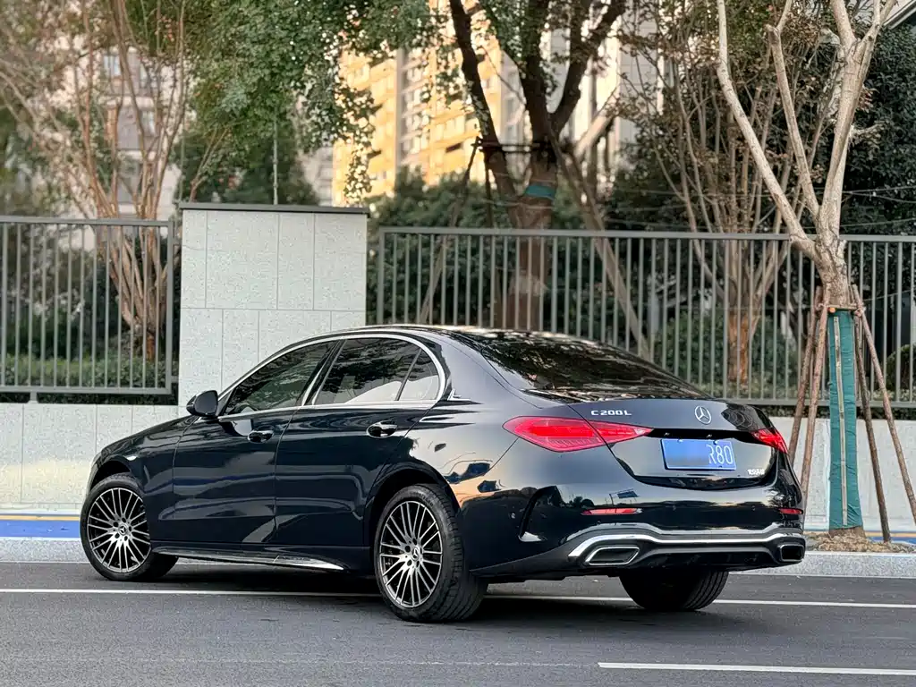Mercedes-Benz C-Class 2024 — фото 4