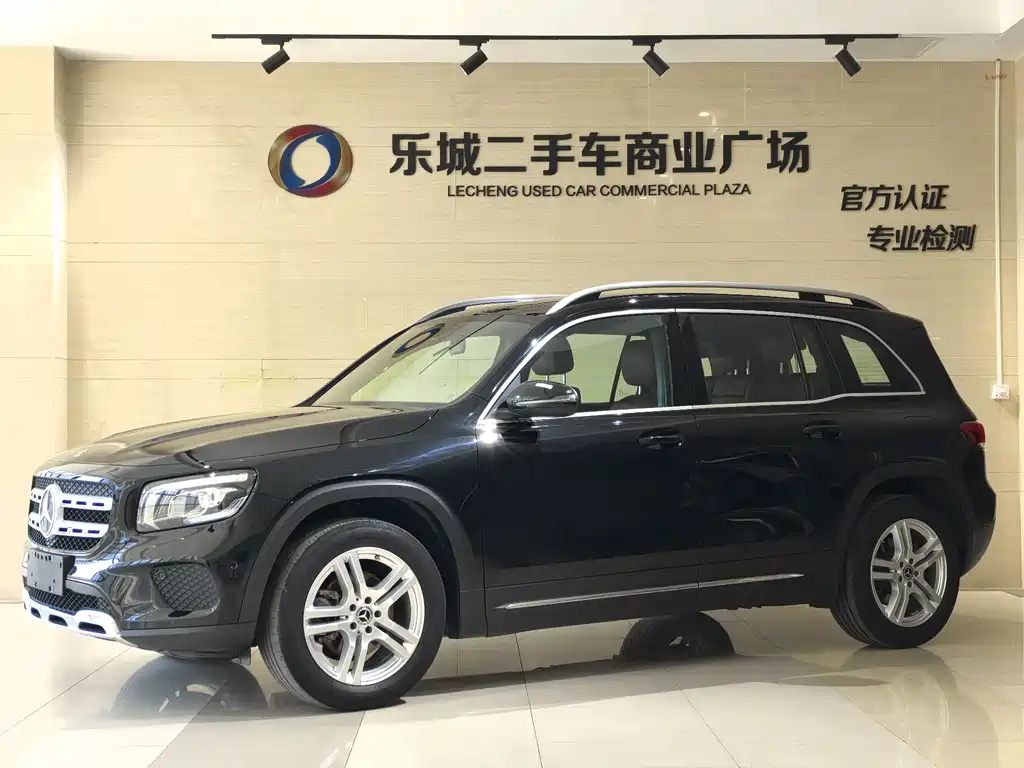 Mercedes-Benz GLB 2023 — фото 1