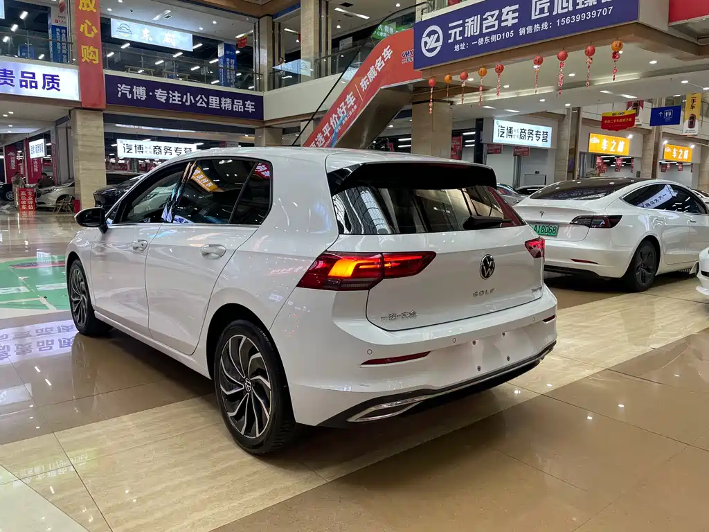 Volkswagen Golf 2024