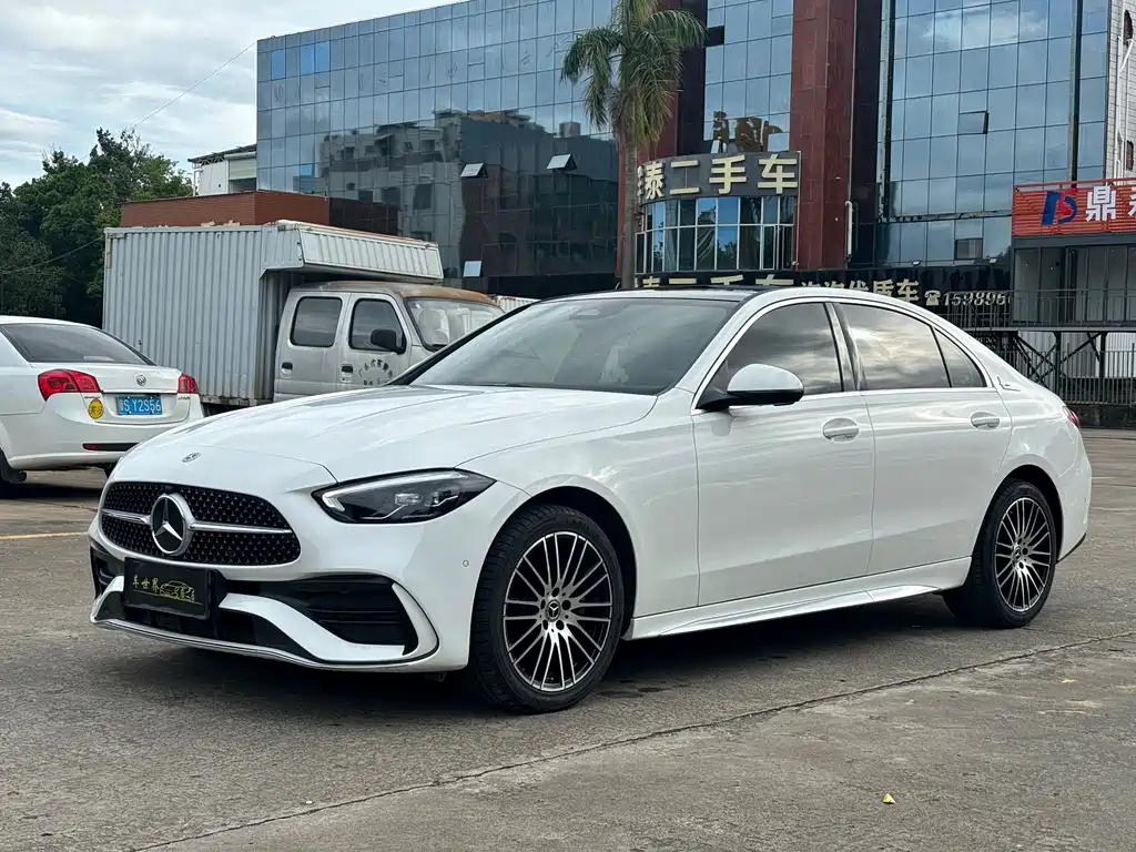 Mercedes-Benz C-Class 2023 — фото 1