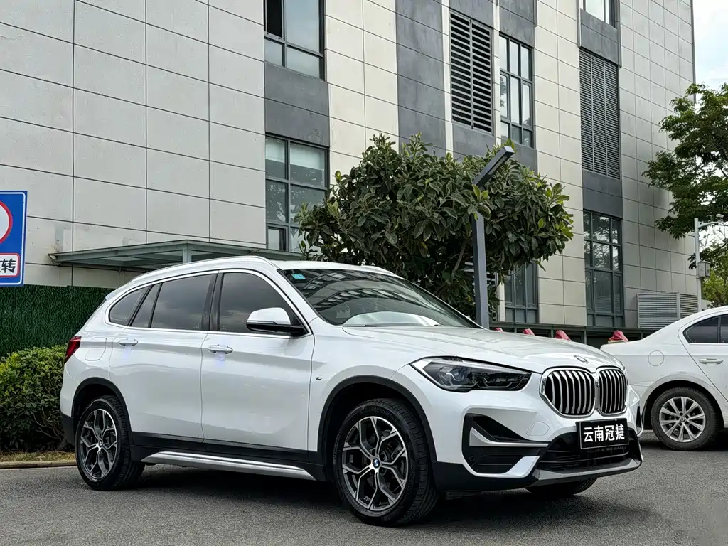 BMW X1 2022 — фото 3