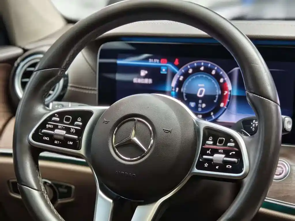 Mercedes-Benz E-Class 2020 — фото 10