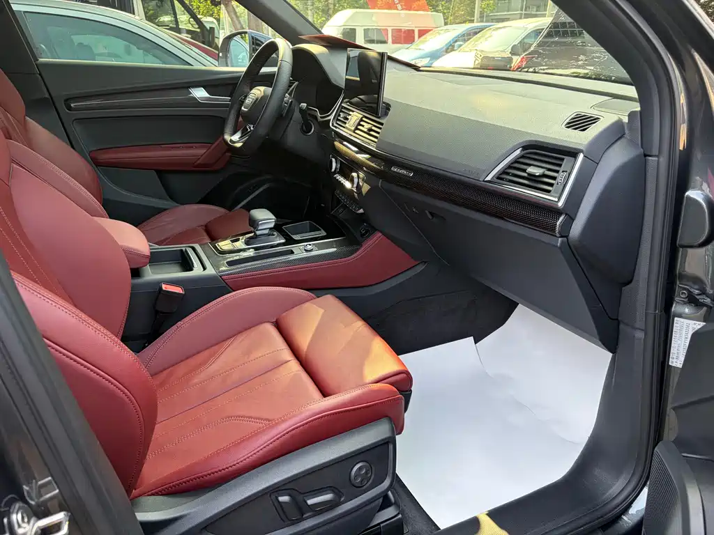 Audi Q5L Sportback 2022 — фото 32