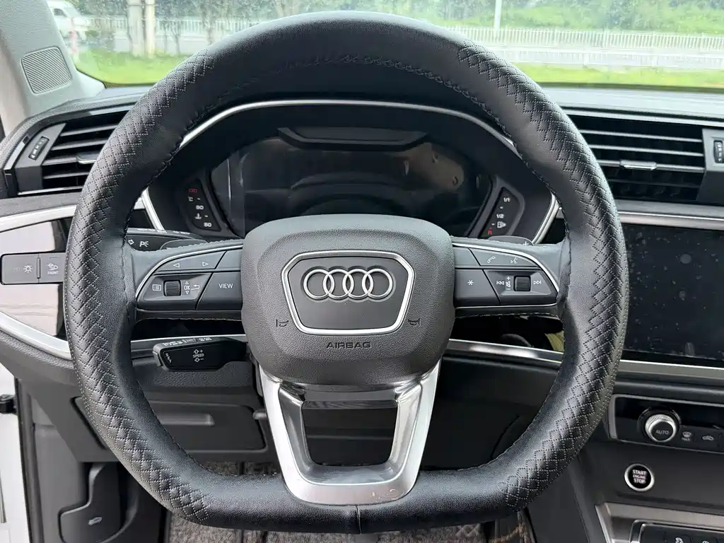Audi Q3 2023 — фото 26