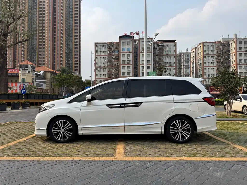 Honda Elysion 2018 — фото 8