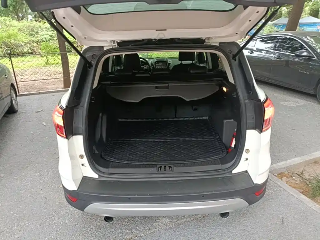Ford Kuga 2017 — фото 19