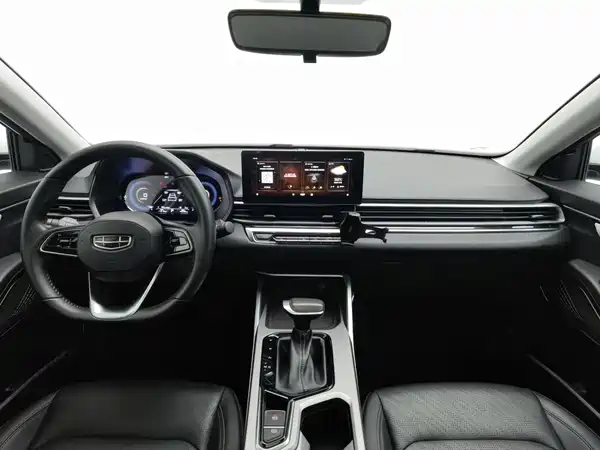 Geely Emgrand 2023