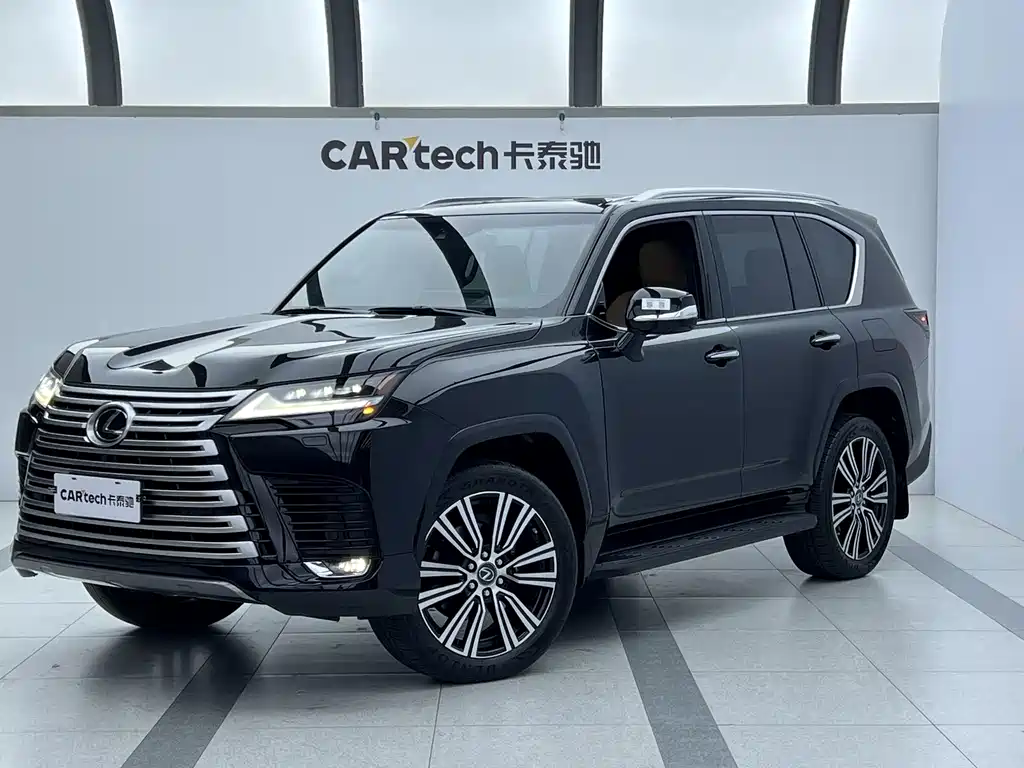 Lexus LX 2017 — фото 1